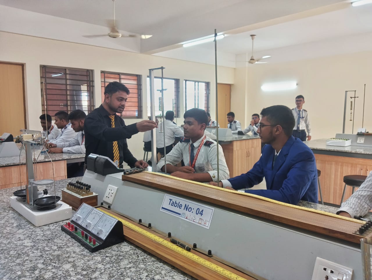 physics_lab-upscj